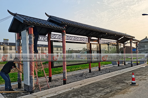 <strong>農(nóng)村候車亭只要簡單不要美？  選擇本可以更多的</strong>