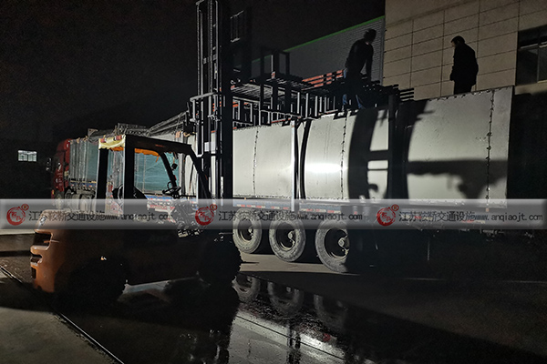 <strong>定制候車亭有哪些好處？候車亭定制需要注意什么？</strong>